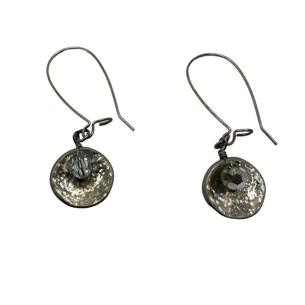 ❤️2/$10 or 5/$20❤️ ❤️2 for $10❤️ Silver toned circle earrings. ❤️2 for $10❤️